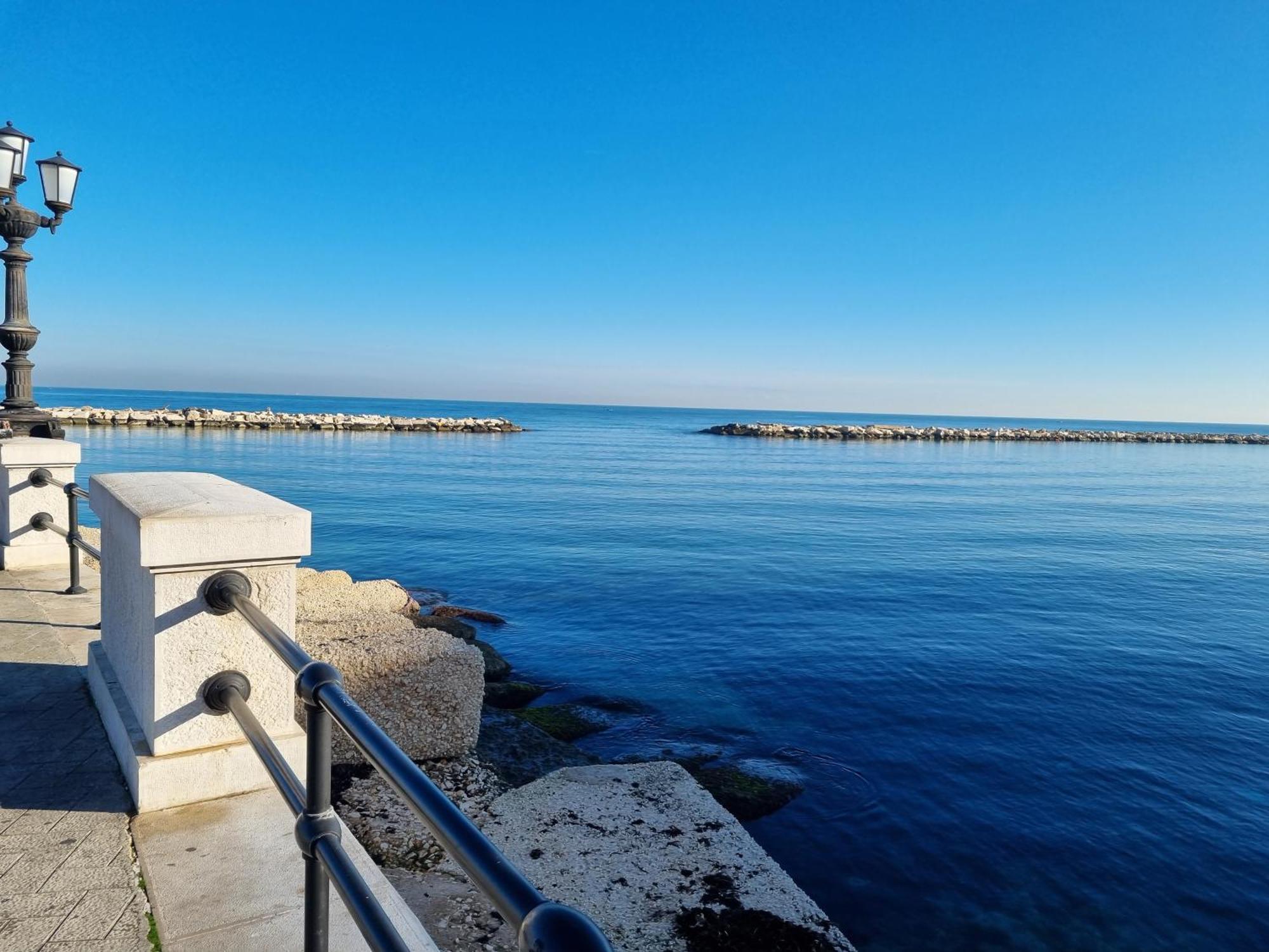 ホテル Locazione Turistica Adriatico バーリ エクステリア 写真